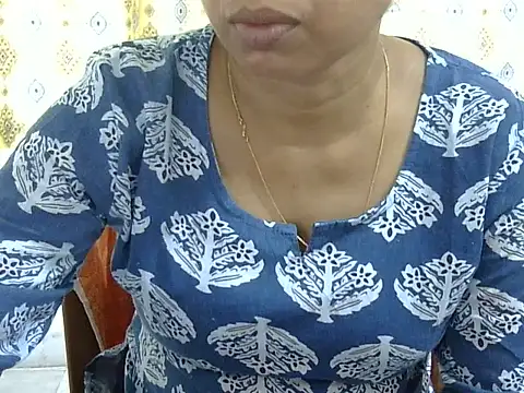 Snapshot of CHAMELI4747 chatting on 28, 5, 2026 CHAMELI4747 online show from 28, 5, 2026