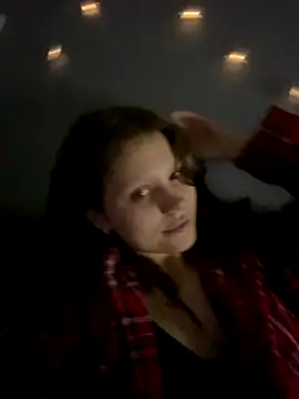 Snapshot of Lunliss chatting on 22, 9, 2025 Lunliss online show from 22, 9, 2025