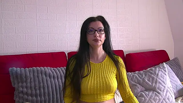 OpheliaZainne online show from 4, 2, 2026