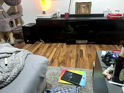 RedLayla online show from 7, 10, 2025