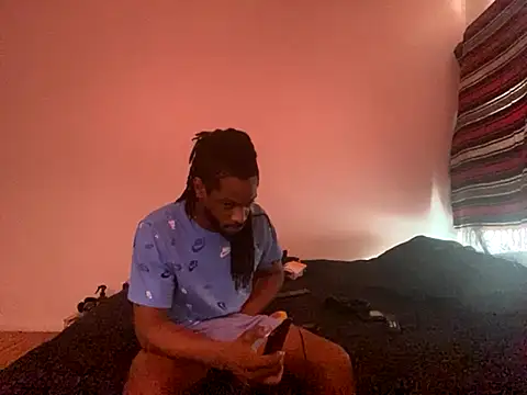 Snapshot of Taydagr8 chatting on 28, 9, 2025 Taydagr8 online show from 28, 9, 2025