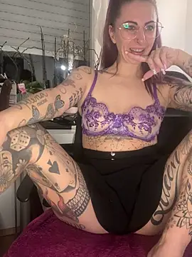 Dirty Mel online show from 5, 11, 2025