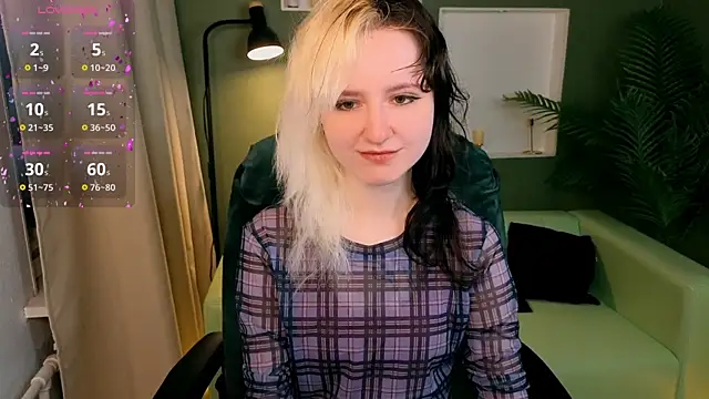 Snapshot of girl_next_doorr chatting on 30, 5, 2026 girl next doorr online show from 30, 5, 2026