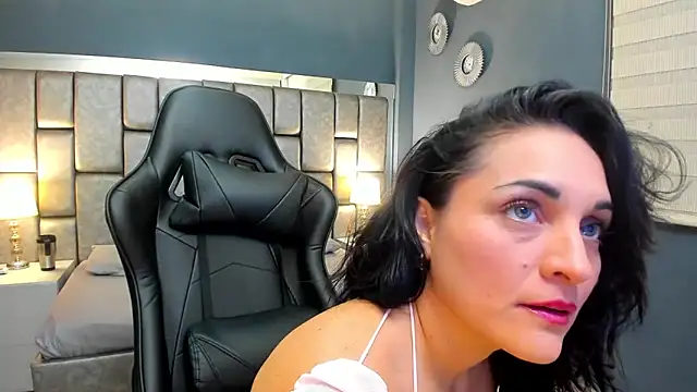 Snapshot of Cata_Joness chatting on 6, 10, 2025 Cata Joness online show from 6, 10, 2025
