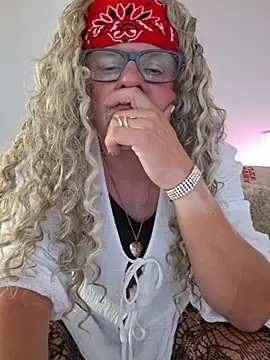 Komandos1974 online show from 5, 7, 2026