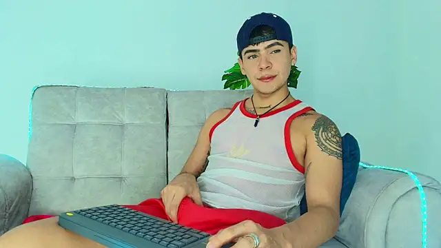 CamiiGuzmanX online show from 28, 9, 2025