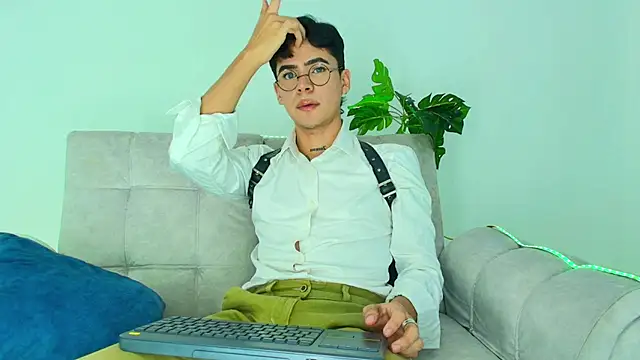 CamiiGuzmanX online show from 29, 9, 2025