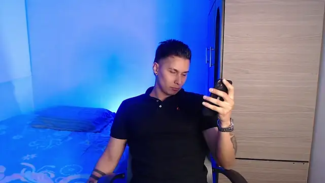 valentinosex1 online show from 15, 1, 2026