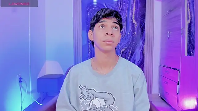 Snapshot of The_best_twink chatting on 2, 12, 2025 The best twink online show from 2, 12, 2025