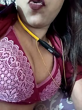 Snapshot of payalsharma95 chatting on 1, 10, 2025 payalsharma95 online show from 1, 10, 2025