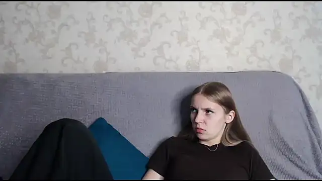 HitGyrl online show from 4, 12, 2025