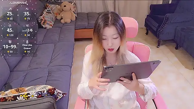 Deserve E online show from 15, 10, 2025