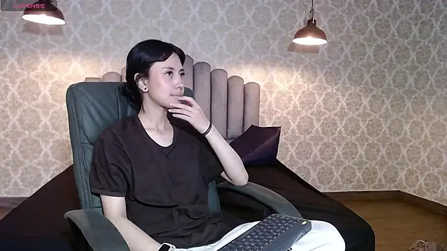Snapshot of _mavis2 chatting on 24, 9, 2025 mavis2 online show from 24, 9, 2025