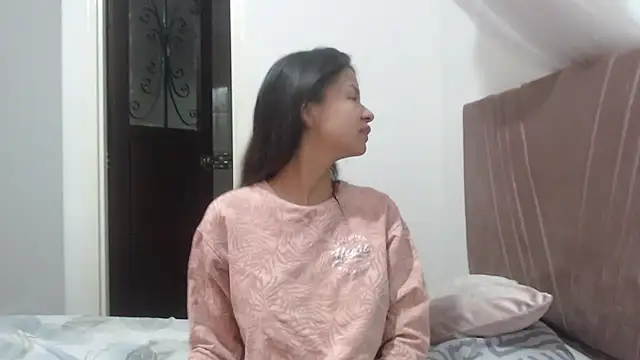 nathaly jones  online show from 20, 4, 2026