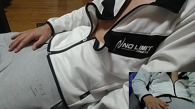 Snapshot of Yasu2000 chatting on 27, 11, 2025 Yasu2000 online show from 27, 11, 2025