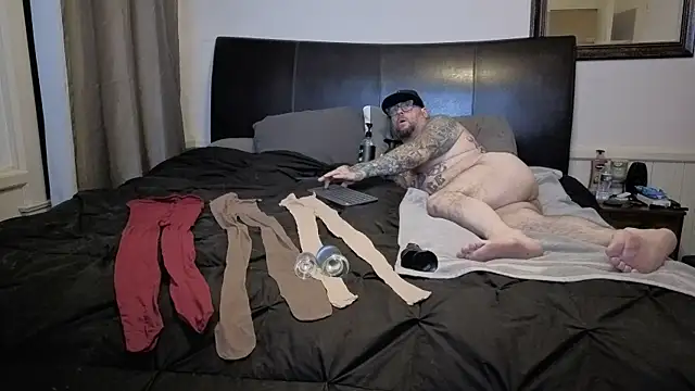 pantyhoselover54 online show from 25, 11, 2025