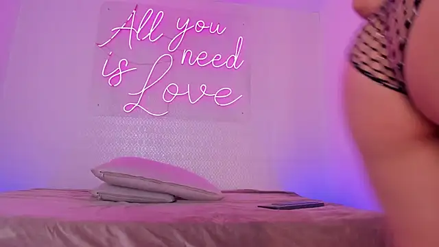 Snapshot of aleksandramiller_ chatting on 15, 5, 2026 aleksandramiller online show from 15, 5, 2026