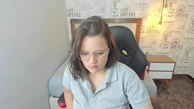 Snapshot of GIANAMILLER6 chatting on 8, 9, 2025 GIANAMILLER6 online show from 8, 9, 2025