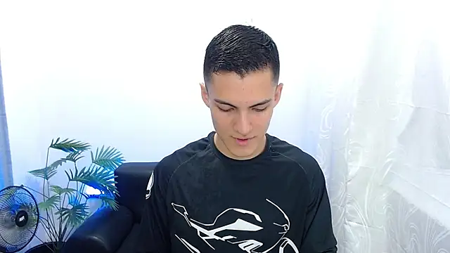 Snapshot of Matiius18 chatting on 9, 9, 2025 Matiius18 online show from 9, 9, 2025