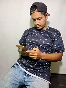 XyeseniaxseX online show from 2, 10, 2025