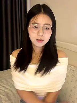 Snapshot of Ella-A9 chatting on 10, 9, 2025 Ella-A9 online show from 10, 9, 2025