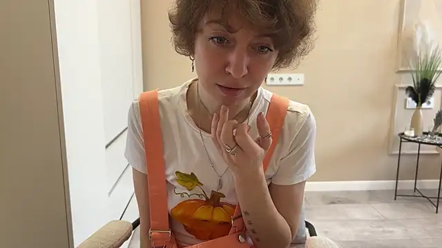 daniellia  online show from 14, 11, 2025