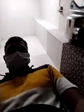 Snapshot of beena01 chatting on 11, 10, 2025 beena01 online show from 11, 10, 2025