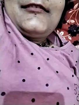 Snapshot of beena01 chatting on 20, 10, 2025 beena01 online show from 20, 10, 2025