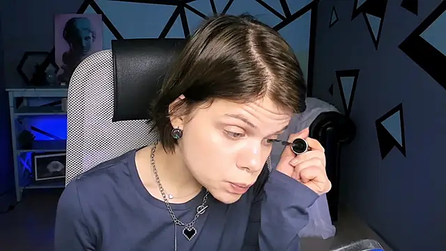 EllieMurler online show from 10, 10, 2025