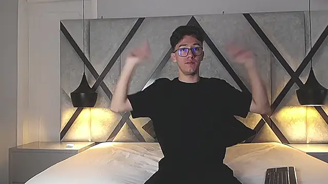 AustinReeds online show from 24, 9, 2025