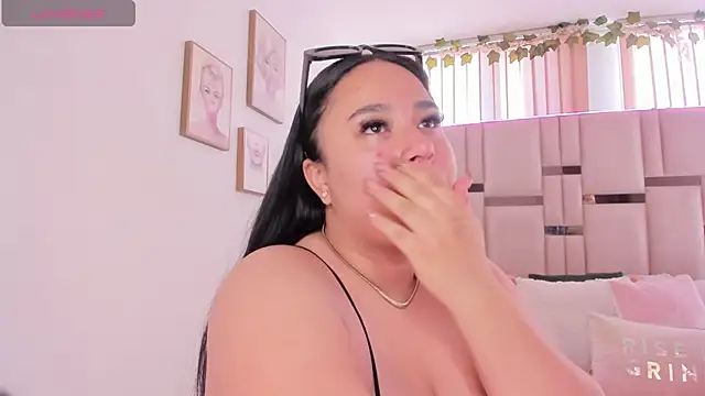 Zoey thompson online show from 2, 12, 2025