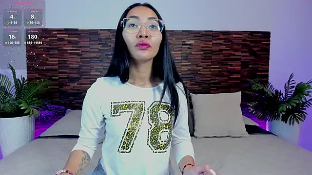 lucyy liiuu online show from 17, 11, 2025