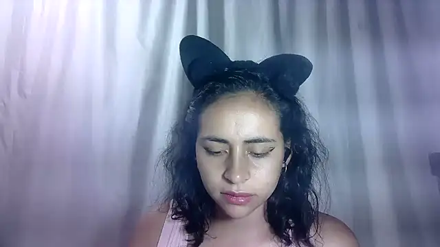 Snapshot of Anabelhotxx16 chatting on 6, 10, 2025 Anabelhotxx16 online show from 6, 10, 2025