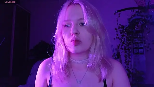 Snapshot of Mila_Lioness chatting on 15, 9, 2025 Mila Lioness online show from 15, 9, 2025