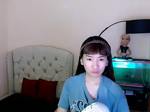 ShantalFoxxy  online show from 12, 4, 2026