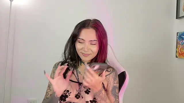 sara queen10 online show from 21, 4, 2026