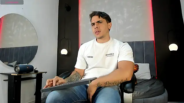 Liam walk  online show from 6, 10, 2025