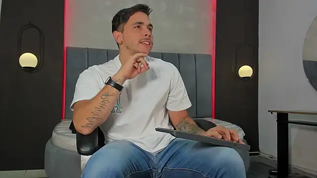 Snapshot of Liam_walk_ chatting on 23, 4, 2026 Liam walk online show from 23, 4, 2026