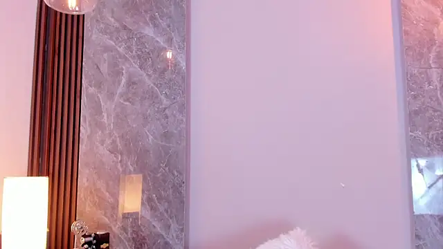 Emma hunter  online show from 5, 10, 2025