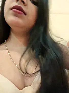 Snapshot of Maahhii_2 chatting on 4, 11, 2025 Maahhii 2 online show from 4, 11, 2025