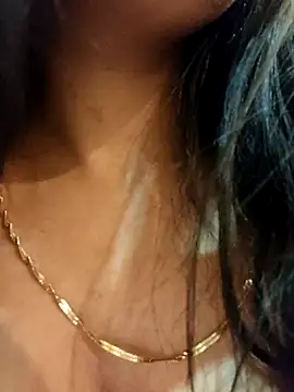 Snapshot of Maahhii_2 chatting on 7, 11, 2025 Maahhii 2 online show from 7, 11, 2025