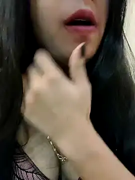 Snapshot of Maahhii_2 chatting on 9, 11, 2025 Maahhii 2 online show from 9, 11, 2025