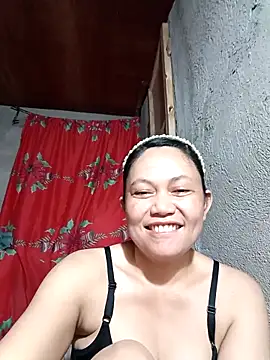 Everleigh mom online show from 28, 9, 2025