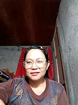 Everleigh mom online show from 29, 10, 2025