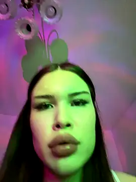 Snapshot of misssurprizisss chatting on 6, 11, 2025 misssurprizisss online show from 6, 11, 2025