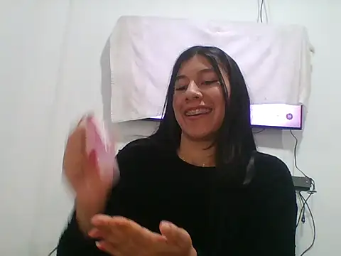 Snapshot of deseo_sweet14 chatting on 8, 9, 2025 deseo sweet14 online show from 8, 9, 2025