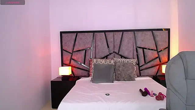 JeinnoveMontenegr0 online show from 25, 11, 2025