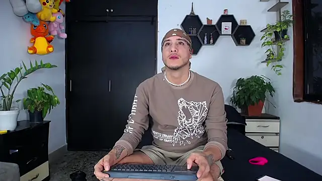 Snapshot of Borsalino_Adam chatting on 8, 11, 2025 Borsalino Adam online show from 8, 11, 2025