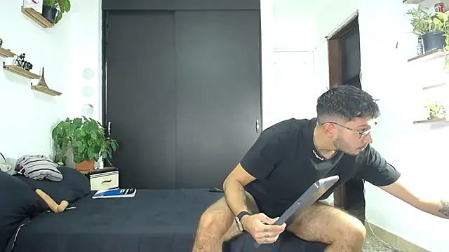 Snapshot of Borsalino_Adam chatting on 13, 11, 2025 Borsalino Adam online show from 13, 11, 2025