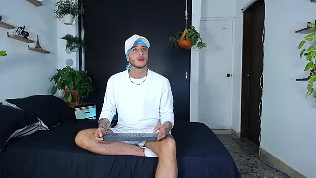 Snapshot of Borsalino_Adam chatting on 24, 11, 2025 Borsalino Adam online show from 24, 11, 2025